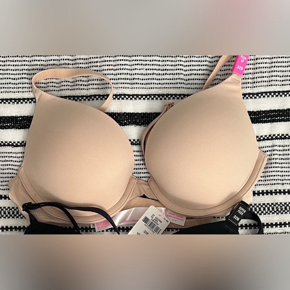 Victoria’s Secret Pink bra